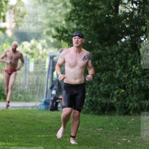 15.06.2025 - 7 Türme Triathlon Michael Strokosch http://msf.ph/oto/7930603 15.06.2025 12:27:09 Schwimmen 524, 553, 563, 572 meine-sportfotos.de