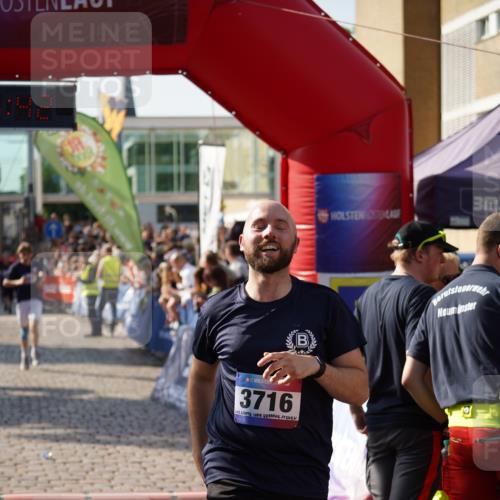 13.06.2025 - Holstenköstenlauf Felixshl http://msf.ph/oto/7930612 13.06.2025 17:56:43 Laufen 2736, 2809, 2855, 3716, 3744, 3923 meine-sportfotos.de