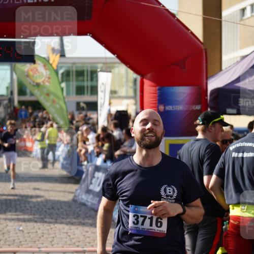 13.06.2025 - Holstenköstenlauf Felixshl http://msf.ph/oto/7930616 13.06.2025 17:56:43 Laufen 2736, 2809, 2855, 3716, 3744, 3923 meine-sportfotos.de