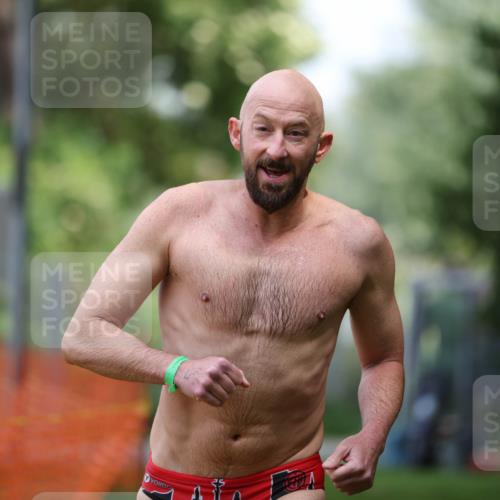 15.06.2025 - 7 Türme Triathlon Michael Strokosch http://msf.ph/oto/7930624 15.06.2025 12:27:17 Schwimmen 524, 553, 563, 572, 589, 617, 642 meine-sportfotos.de