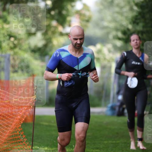 15.06.2025 - 7 Türme Triathlon Michael Strokosch http://msf.ph/oto/7930639 15.06.2025 12:27:30 Schwimmen 589, 617, 642 meine-sportfotos.de