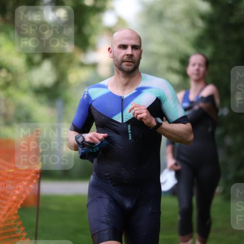 15.06.2025 - 7 Türme Triathlon Michael Strokosch http://msf.ph/oto/7930643 15.06.2025 12:27:31 Schwimmen 589, 617, 642 meine-sportfotos.de