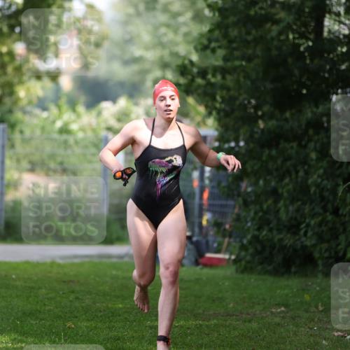 15.06.2025 - 7 Türme Triathlon Michael Strokosch http://msf.ph/oto/7930656 15.06.2025 12:27:35 Schwimmen 525, 589, 617, 642 meine-sportfotos.de