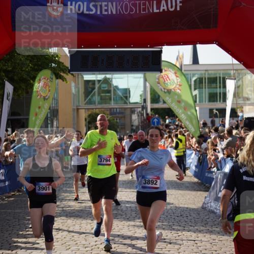 13.06.2025 - Holstenköstenlauf Felixshl http://msf.ph/oto/7930675 13.06.2025 17:56:53 Laufen 2174, 2244, 2472, 3272, 3744, 3794, 3820, 3862, 3871, 3892, 3901, 3923 meine-sportfotos.de