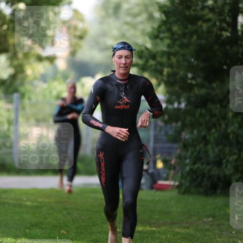 15.06.2025 - 7 Türme Triathlon Michael Strokosch http://msf.ph/oto/7930708 15.06.2025 12:28:29 Schwimmen 421, 564 meine-sportfotos.de