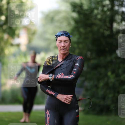 15.06.2025 - 7 Türme Triathlon Michael Strokosch http://msf.ph/oto/7930712 15.06.2025 12:28:31 Schwimmen 421, 564 meine-sportfotos.de