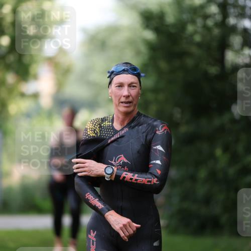 15.06.2025 - 7 Türme Triathlon Michael Strokosch http://msf.ph/oto/7930713 15.06.2025 12:28:31 Schwimmen 421, 564 meine-sportfotos.de