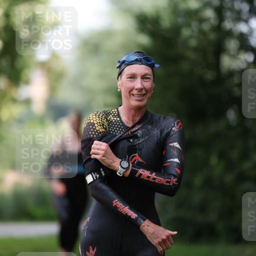 15.06.2025 - 7 Türme Triathlon Michael Strokosch http://msf.ph/oto/7930714 15.06.2025 12:28:32 Schwimmen 421, 564 meine-sportfotos.de