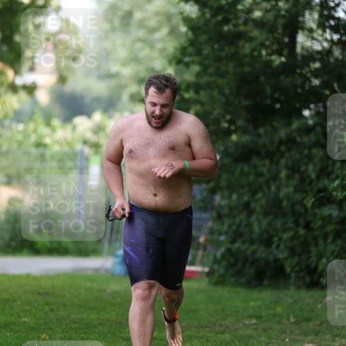 15.06.2025 - 7 Türme Triathlon Michael Strokosch http://msf.ph/oto/7930748 15.06.2025 12:28:53 Schwimmen 552, 554, 574, 640 meine-sportfotos.de