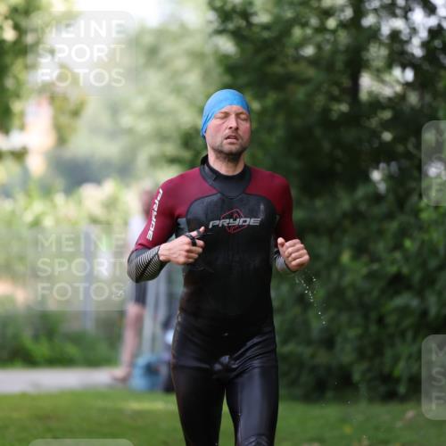 15.06.2025 - 7 Türme Triathlon Michael Strokosch http://msf.ph/oto/7930780 15.06.2025 12:29:11 Schwimmen 427, 502, 554, 640 meine-sportfotos.de