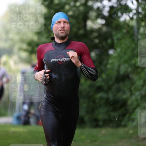 15.06.2025 - 7 Türme Triathlon Michael Strokosch http://msf.ph/oto/7930782 15.06.2025 12:29:12 Schwimmen 427, 502, 554, 640 meine-sportfotos.de