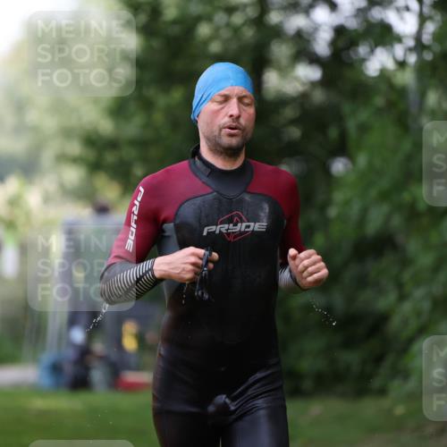 15.06.2025 - 7 Türme Triathlon Michael Strokosch http://msf.ph/oto/7930784 15.06.2025 12:29:12 Schwimmen 427, 502, 554, 640 meine-sportfotos.de