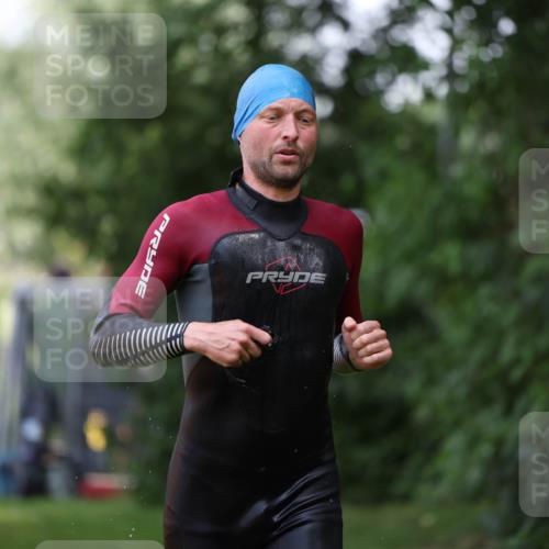 15.06.2025 - 7 Türme Triathlon Michael Strokosch http://msf.ph/oto/7930785 15.06.2025 12:29:12 Schwimmen 427, 502, 554, 640 meine-sportfotos.de
