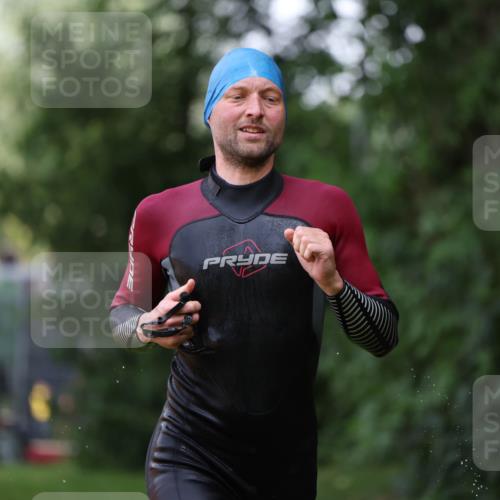 15.06.2025 - 7 Türme Triathlon Michael Strokosch http://msf.ph/oto/7930787 15.06.2025 12:29:12 Schwimmen 427, 502, 554, 640 meine-sportfotos.de