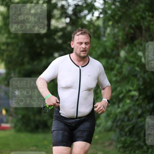 15.06.2025 - 7 Türme Triathlon Michael Strokosch http://msf.ph/oto/7930795 15.06.2025 12:29:18 Schwimmen 427, 502, 640 meine-sportfotos.de