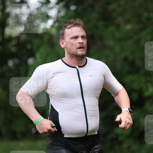 15.06.2025 - 7 Türme Triathlon Michael Strokosch http://msf.ph/oto/7930799 15.06.2025 12:29:19 Schwimmen 427, 502, 640 meine-sportfotos.de