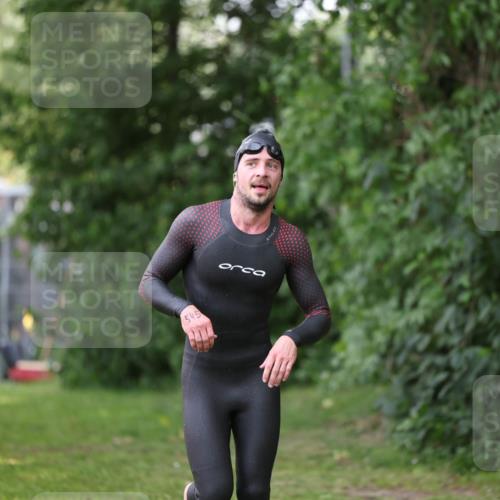 15.06.2025 - 7 Türme Triathlon Michael Strokosch http://msf.ph/oto/7930816 15.06.2025 12:29:51 Schwimmen 545, 644 meine-sportfotos.de