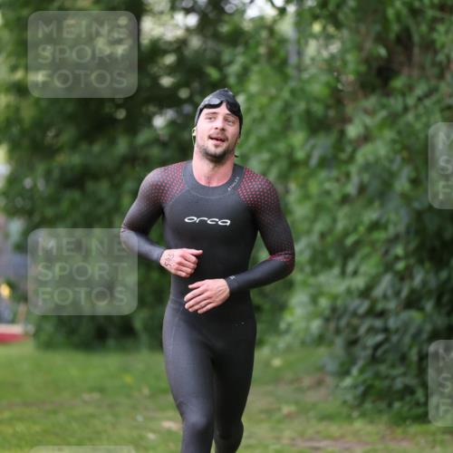 15.06.2025 - 7 Türme Triathlon Michael Strokosch http://msf.ph/oto/7930818 15.06.2025 12:29:51 Schwimmen 545, 644 meine-sportfotos.de