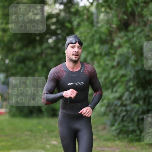 15.06.2025 - 7 Türme Triathlon Michael Strokosch http://msf.ph/oto/7930819 15.06.2025 12:29:51 Schwimmen 545, 644 meine-sportfotos.de