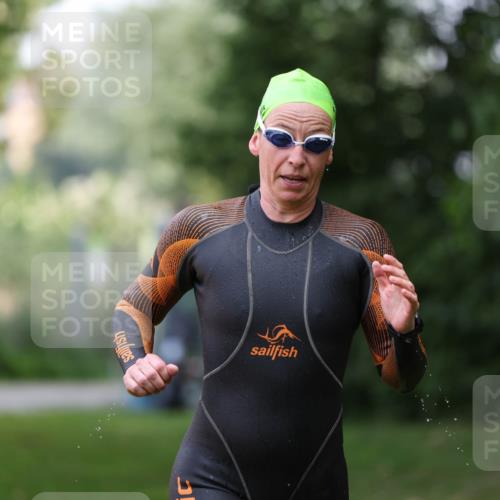 15.06.2025 - 7 Türme Triathlon Michael Strokosch http://msf.ph/oto/7930838 15.06.2025 12:30:08 Schwimmen 464, 644 meine-sportfotos.de