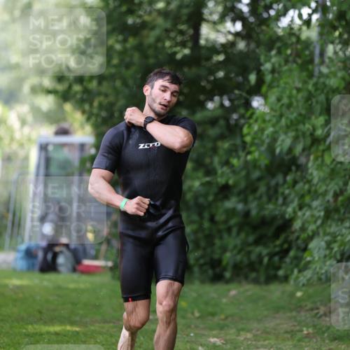 15.06.2025 - 7 Türme Triathlon Michael Strokosch http://msf.ph/oto/7930846 15.06.2025 12:30:21 Schwimmen 464, 522, 544 meine-sportfotos.de