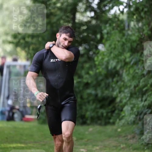 15.06.2025 - 7 Türme Triathlon Michael Strokosch http://msf.ph/oto/7930847 15.06.2025 12:30:21 Schwimmen 464, 522, 544 meine-sportfotos.de
