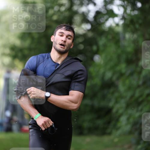 15.06.2025 - 7 Türme Triathlon Michael Strokosch http://msf.ph/oto/7930850 15.06.2025 12:30:22 Schwimmen 464, 522, 544 meine-sportfotos.de