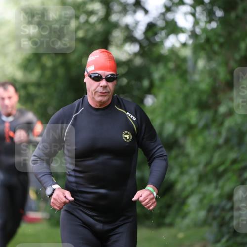 15.06.2025 - 7 Türme Triathlon Michael Strokosch http://msf.ph/oto/7930863 15.06.2025 12:30:28 Schwimmen 464, 522, 544 meine-sportfotos.de
