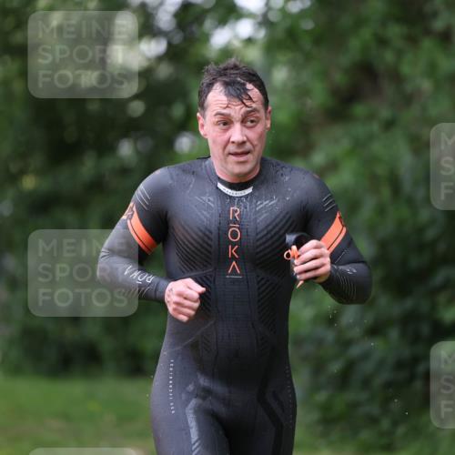 15.06.2025 - 7 Türme Triathlon Michael Strokosch http://msf.ph/oto/7930874 15.06.2025 12:30:31 Schwimmen 464, 522, 544 meine-sportfotos.de