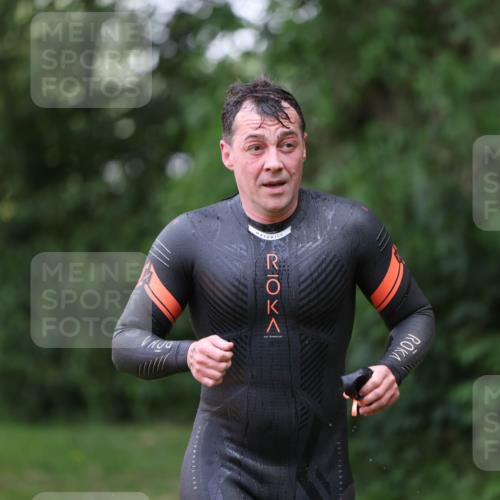 15.06.2025 - 7 Türme Triathlon Michael Strokosch http://msf.ph/oto/7930875 15.06.2025 12:30:31 Schwimmen 464, 522, 544 meine-sportfotos.de