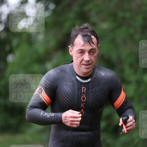 15.06.2025 - 7 Türme Triathlon Michael Strokosch http://msf.ph/oto/7930878 15.06.2025 12:30:31 Schwimmen 464, 522, 544 meine-sportfotos.de