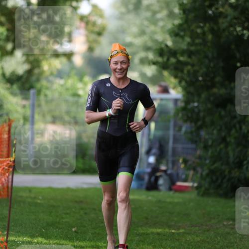 15.06.2025 - 7 Türme Triathlon Michael Strokosch http://msf.ph/oto/7930883 15.06.2025 12:30:59 Schwimmen 383, 670 meine-sportfotos.de
