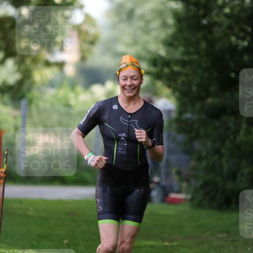 15.06.2025 - 7 Türme Triathlon Michael Strokosch http://msf.ph/oto/7930887 15.06.2025 12:30:59 Schwimmen 383, 670 meine-sportfotos.de