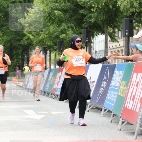 15.06.2025 - REWE Women's Run Strokosch-Dieckow http://msf.ph/oto/7931012 15.06.2025 10:28:13 Ziel 10517 meine-sportfotos.de