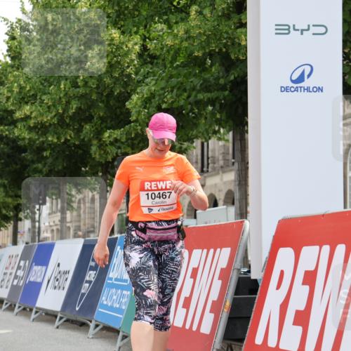 15.06.2025 - REWE Women's Run Strokosch-Dieckow http://msf.ph/oto/7931072 15.06.2025 10:29:32 Ziel 10467 meine-sportfotos.de