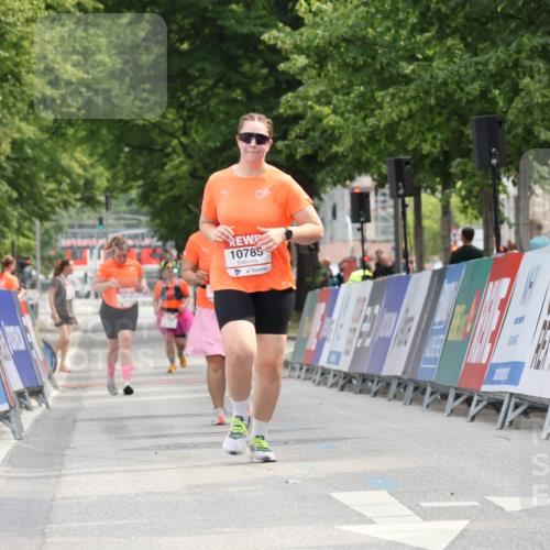 15.06.2025 - REWE Women's Run Strokosch-Dieckow http://msf.ph/oto/7931081 15.06.2025 10:29:44 Ziel  meine-sportfotos.de
