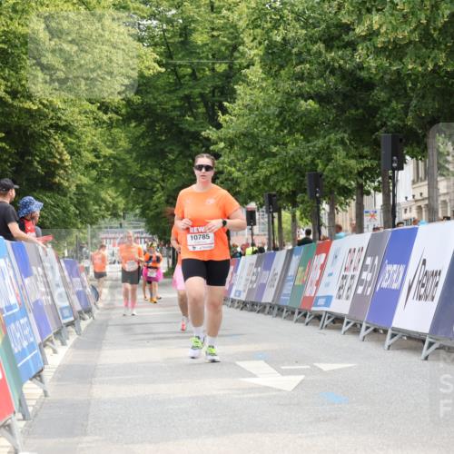 15.06.2025 - REWE Women's Run Strokosch-Dieckow http://msf.ph/oto/7931082 15.06.2025 10:29:46 Ziel 10785 meine-sportfotos.de