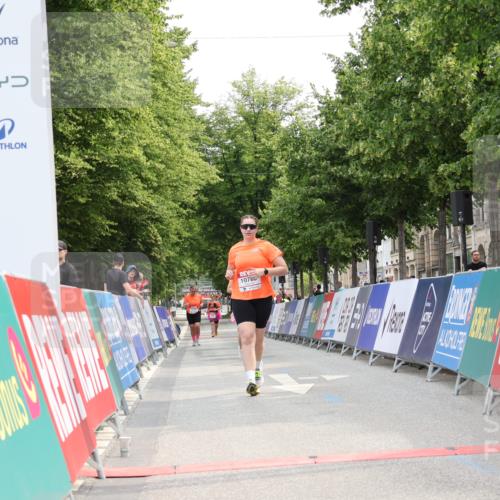 15.06.2025 - REWE Women's Run Strokosch-Dieckow http://msf.ph/oto/7931084 15.06.2025 10:29:48 Ziel 10785 meine-sportfotos.de