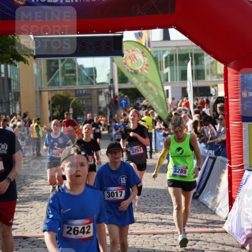 13.06.2025 - Holstenköstenlauf Felixshl http://msf.ph/oto/7931378 13.06.2025 17:59:27 Laufen 2221, 2642, 2874, 3017, 3252, 3253, 3289, 3628, 3714, 3717, 3972 meine-sportfotos.de