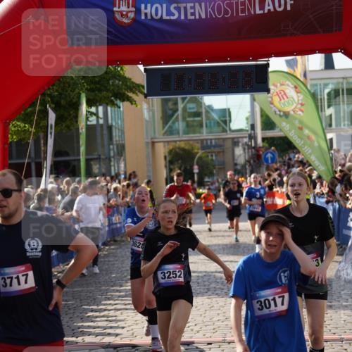 13.06.2025 - Holstenköstenlauf Felixshl http://msf.ph/oto/7931396 13.06.2025 17:59:29 Laufen 2221, 2904, 3017, 3042, 3252, 3253, 3289, 3583, 3628, 3714, 3717, 3973 meine-sportfotos.de