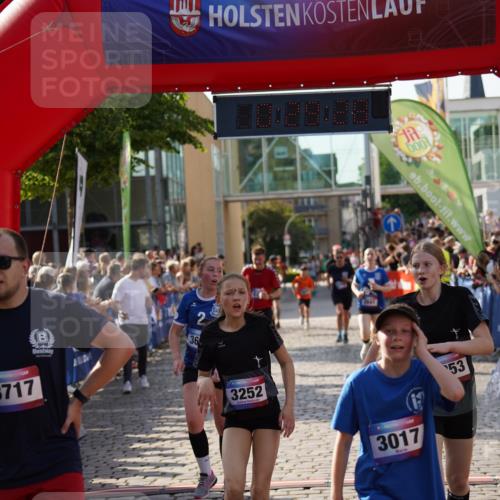 13.06.2025 - Holstenköstenlauf Felixshl http://msf.ph/oto/7931399 13.06.2025 17:59:29 Laufen 2221, 2904, 3017, 3042, 3252, 3253, 3289, 3583, 3628, 3714, 3717, 3973 meine-sportfotos.de