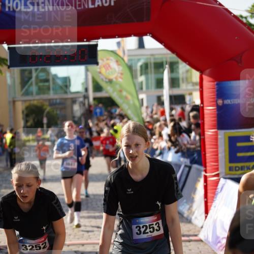 13.06.2025 - Holstenköstenlauf Felixshl http://msf.ph/oto/7931415 13.06.2025 17:59:32 Laufen 2221, 2904, 3042, 3252, 3253, 3583, 3628, 3714, 3973 meine-sportfotos.de