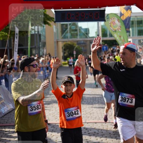 13.06.2025 - Holstenköstenlauf Felixshl http://msf.ph/oto/7931496 13.06.2025 17:59:41 Laufen 2041, 2042, 2326, 2622, 2627, 2974, 3042 meine-sportfotos.de