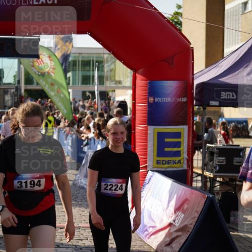 13.06.2025 - Holstenköstenlauf Felixshl http://msf.ph/oto/7931709 13.06.2025 18:00:21 Laufen 2148, 2224, 2354, 2392, 2676, 2731, 3087, 3194, 3262 meine-sportfotos.de