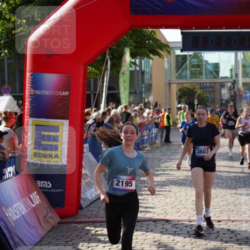 13.06.2025 - Holstenköstenlauf Felixshl http://msf.ph/oto/7931762 13.06.2025 18:00:33 Laufen 2195, 2339, 2346, 2351, 2563, 2587, 3607, 3647, 3653, 3669 meine-sportfotos.de