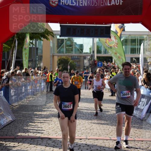 13.06.2025 - Holstenköstenlauf Felixshl http://msf.ph/oto/7931768 13.06.2025 18:00:34 Laufen 2195, 2339, 2346, 2351, 2563, 2587, 2808, 3285, 3607, 3647, 3653, 3669 meine-sportfotos.de