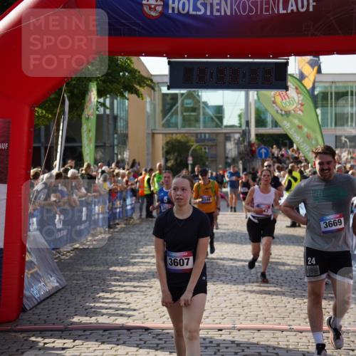 13.06.2025 - Holstenköstenlauf Felixshl http://msf.ph/oto/7931774 13.06.2025 18:00:34 Laufen 2195, 2339, 2346, 2351, 2563, 2587, 2808, 3285, 3607, 3647, 3653, 3669 meine-sportfotos.de