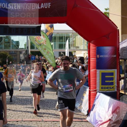 13.06.2025 - Holstenköstenlauf Felixshl http://msf.ph/oto/7931783 13.06.2025 18:00:35 Laufen 2195, 2339, 2346, 2351, 2563, 2587, 2808, 3285, 3607, 3647, 3653, 3669 meine-sportfotos.de