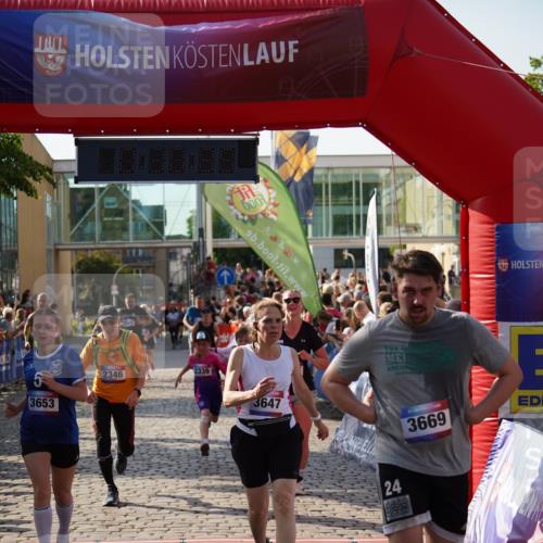 13.06.2025 - Holstenköstenlauf Felixshl http://msf.ph/oto/7931794 13.06.2025 18:00:37 Laufen 2166, 2167, 2195, 2339, 2346, 2351, 2375, 2563, 2587, 2808, 3285, 3607, 3647, 3653, 3669, 3803 meine-sportfotos.de
