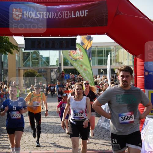 13.06.2025 - Holstenköstenlauf Felixshl http://msf.ph/oto/7931799 13.06.2025 18:00:37 Laufen 2166, 2167, 2195, 2339, 2346, 2351, 2375, 2563, 2587, 2808, 3285, 3607, 3647, 3653, 3669, 3803 meine-sportfotos.de